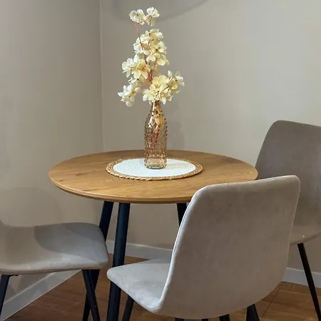 Przy Dworcu By Libertarent Apartman *